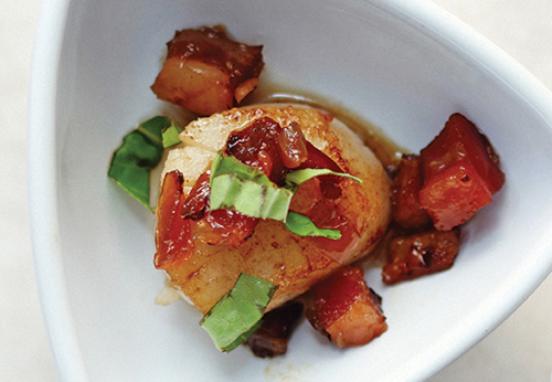 Scallops with pancetta jam